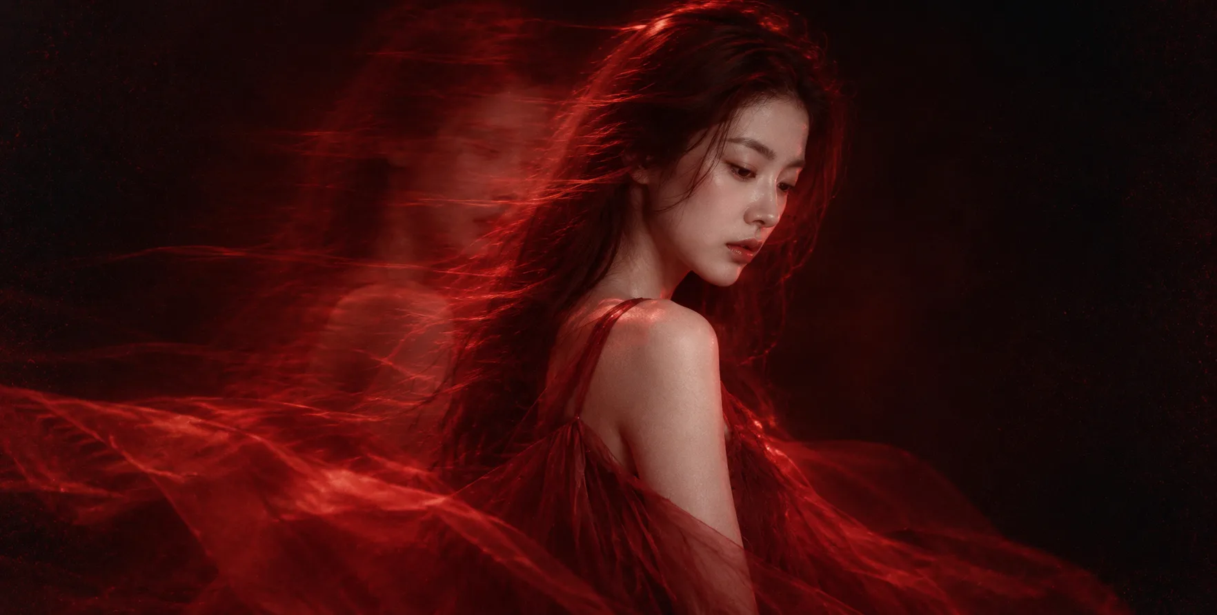 绯红幽影：侧颜长曝光的忧郁少女